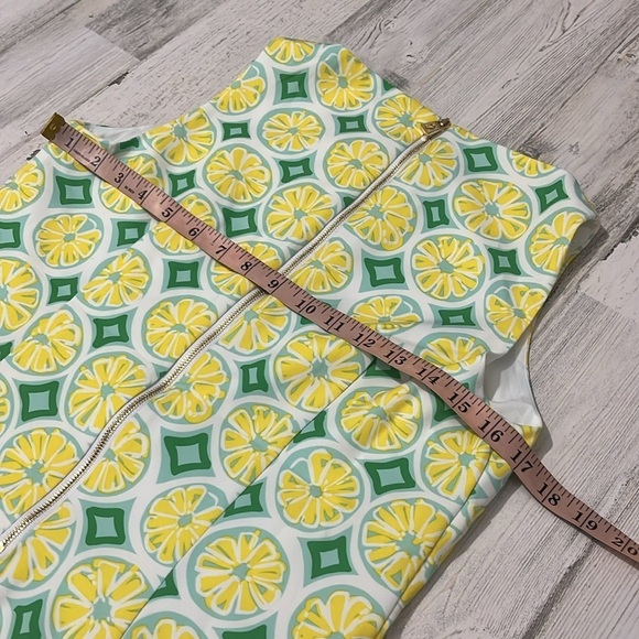 Sail to Sable Lemon Printed Crepe Shift Dress Size Medium - Picture 7 of 9